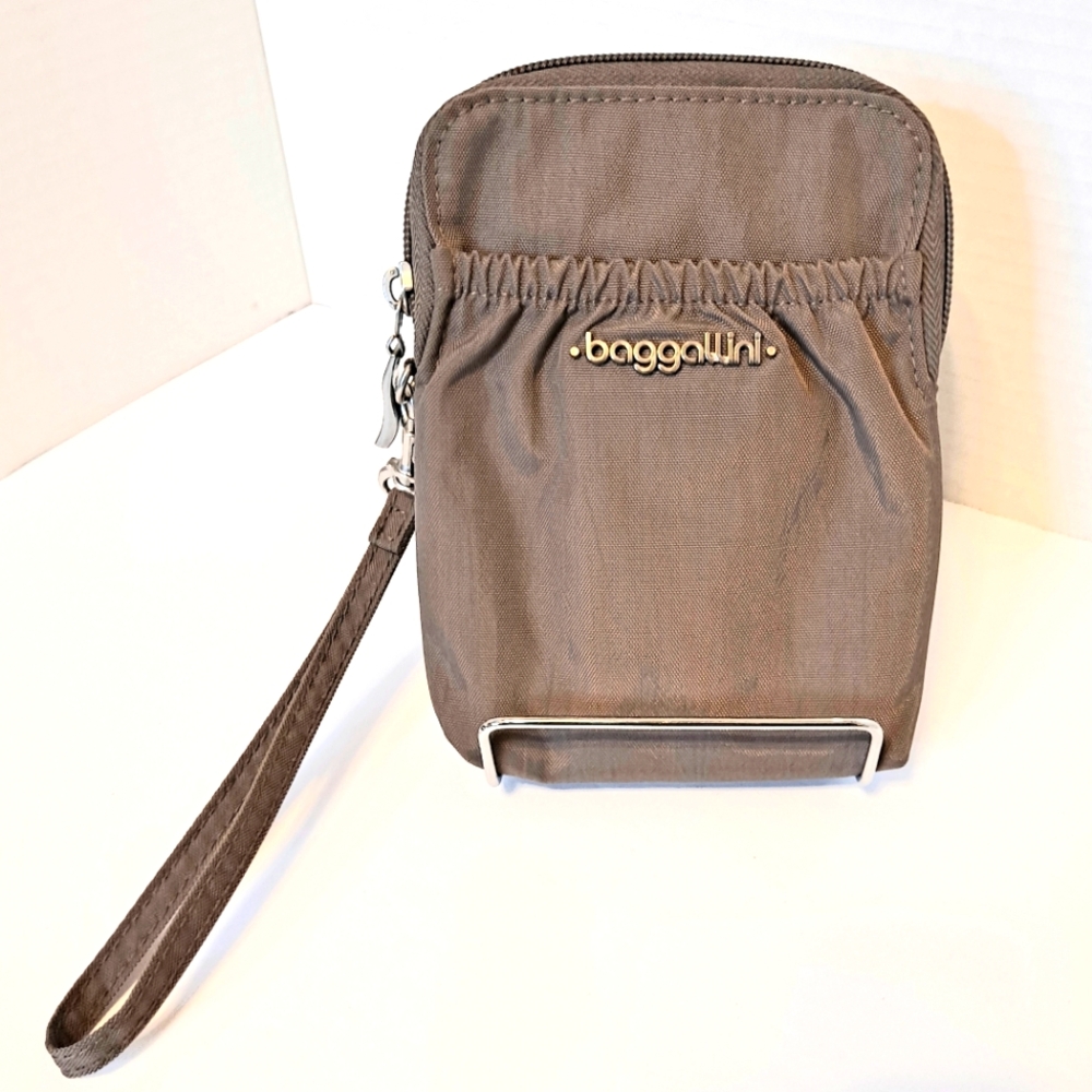 Baggallini Wristlet Wallet Tan Canvas Yellow Interior Identity Theft Protection